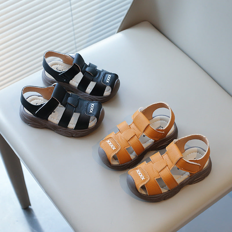 Baby shoes with openwork woven sole